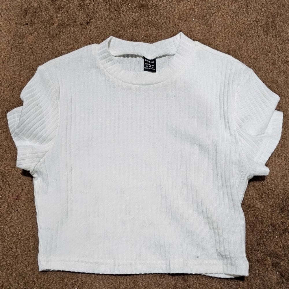 White cropped tee